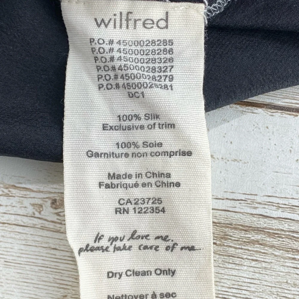 under \ Wilfred 100% Silk Gray V Neck Camisole w/ Adjustable Straps- size M - Picture 10 of 12